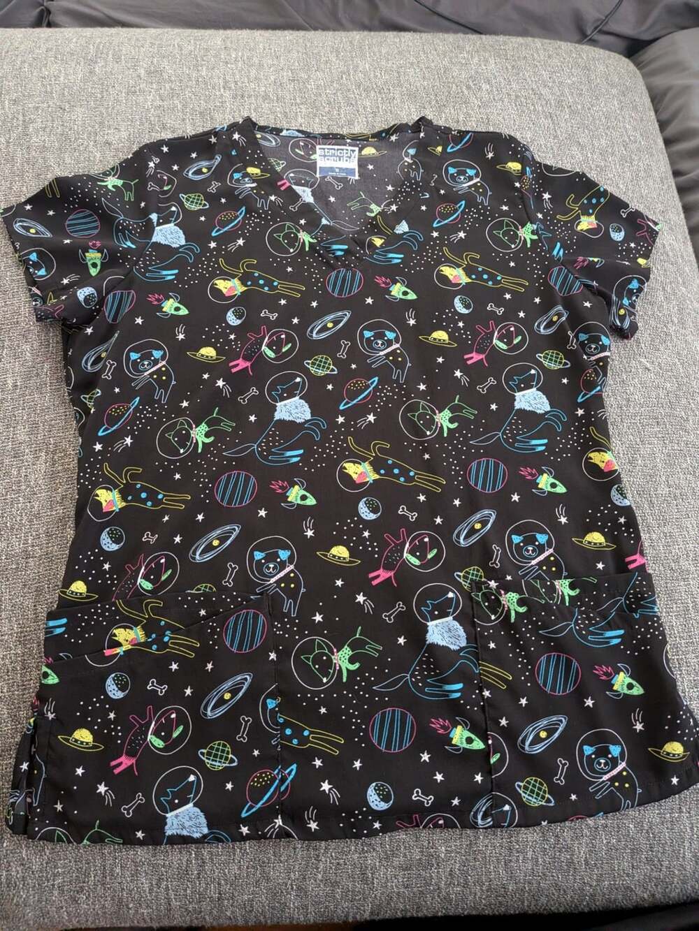 Strictly Scrubs Stretch V-Neck Scrub Top Space Dog Planet Print Women's Size S